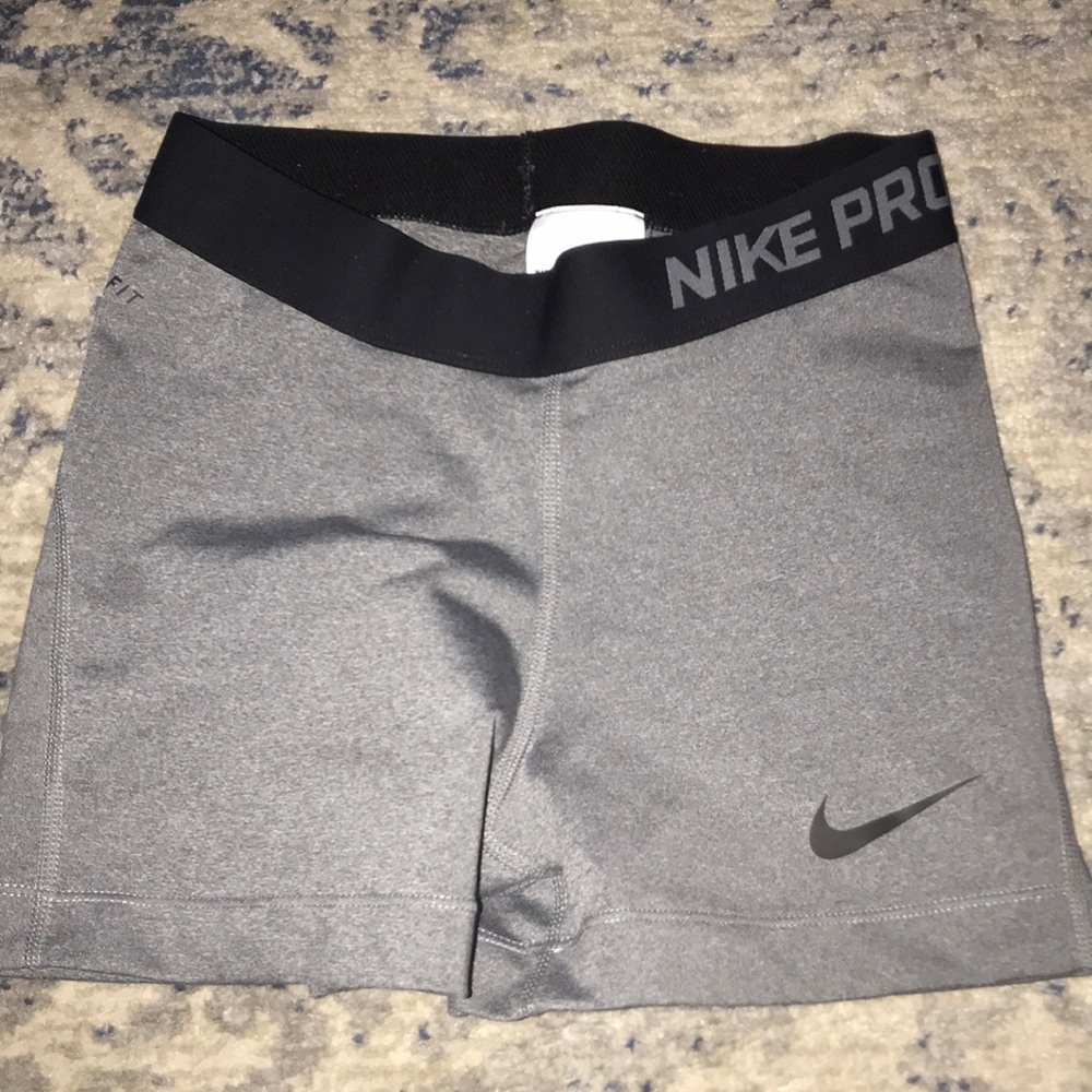 Nike pro